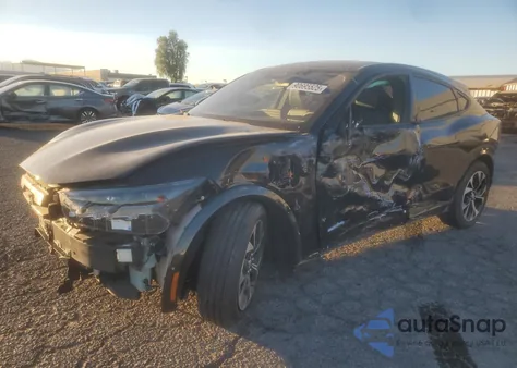 2023 Ford Mustang Mach-E Premium z USA, uszkodzony, nr VIN 3FMTK3SU2PMB06333